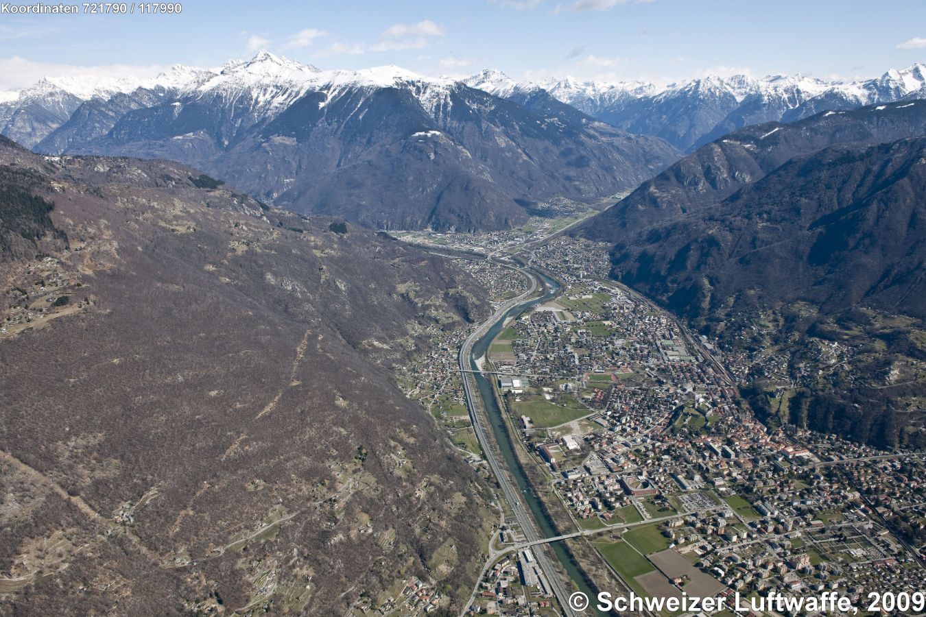 Bellinzona - Arbedo - Castione; Abzweigung rechts ins Valle Mesolcina
